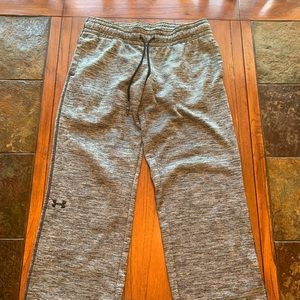 Under armor coldgear sweatpants. Size M. Great condition and comfy!